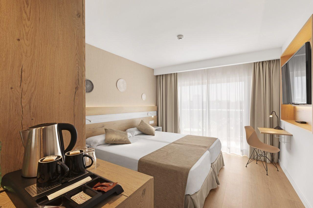 Hotel Sant Jordi Segur de Calafell Exterior photo